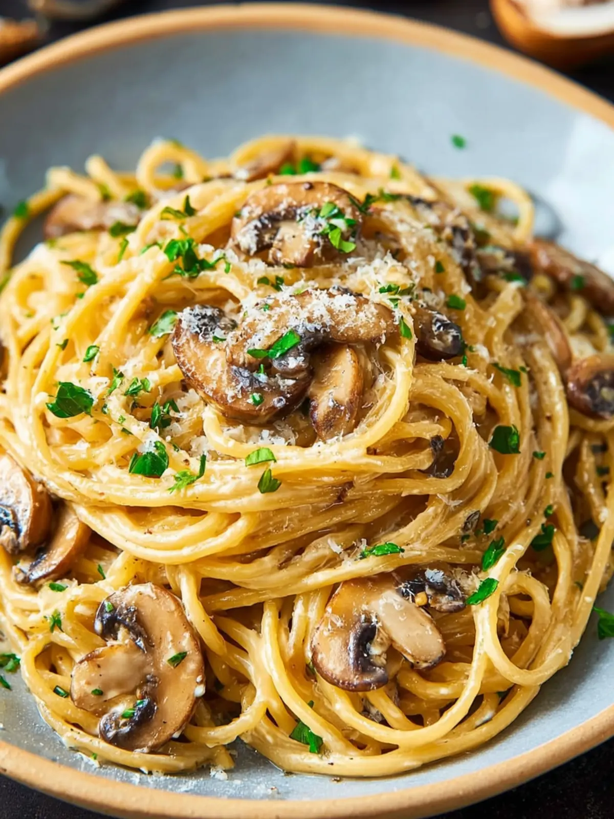 Creamy Garlic Miso Pasta: A Dreamy Delight with Mushrooms